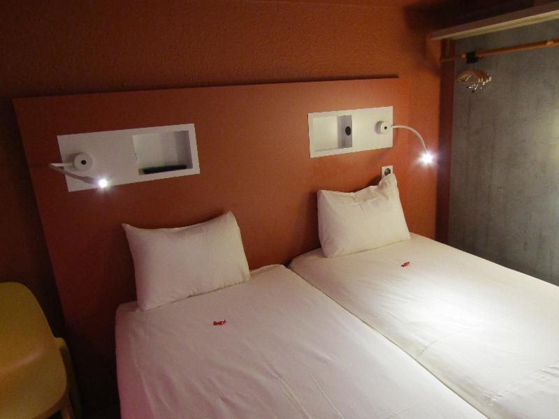 Ibis Budget Chilly-Mazarin Les Champarts Exterior foto